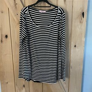 Striped scoop neck tee